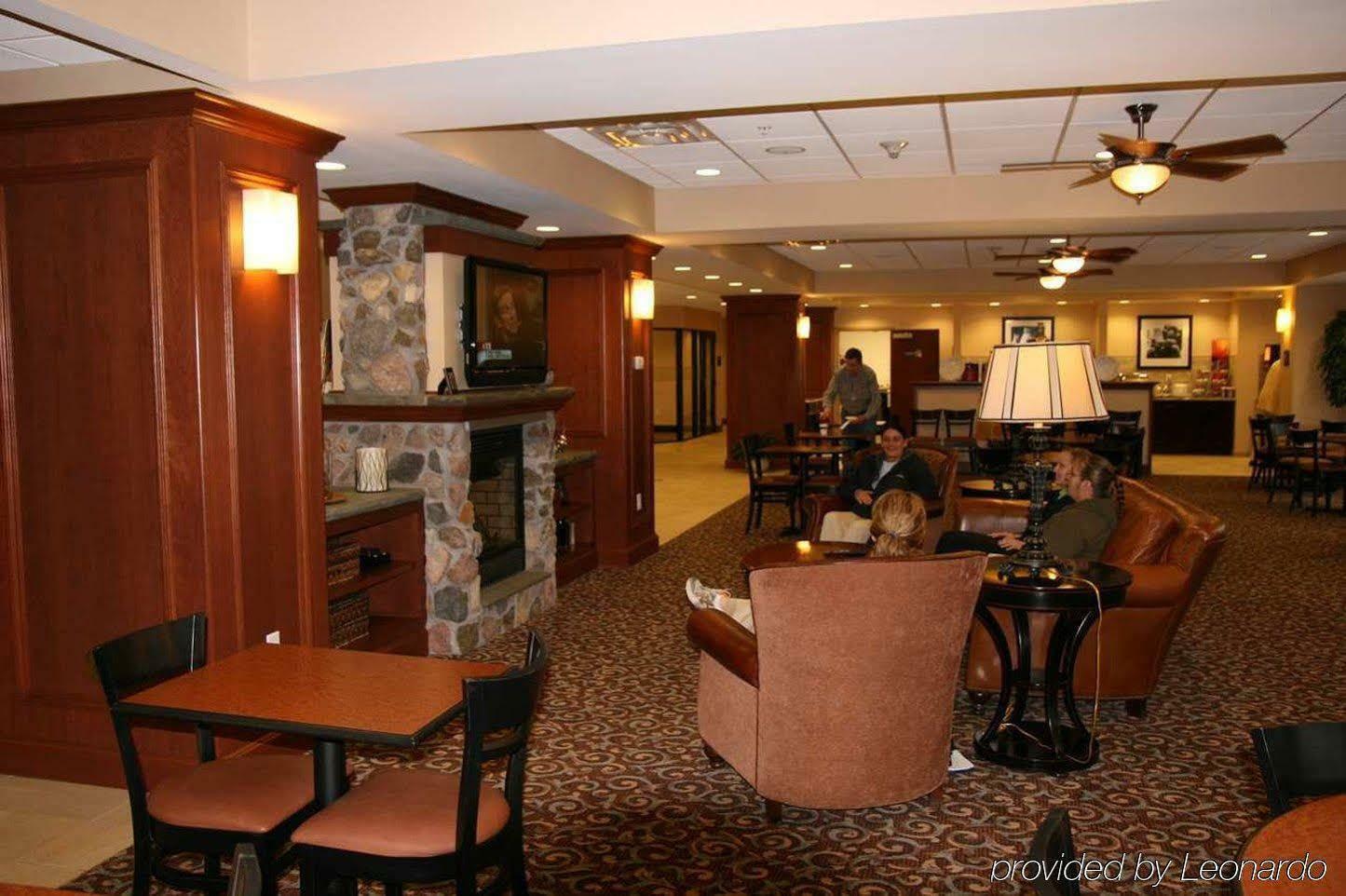 沃特敦汉普顿旅馆酒店 外观 照片